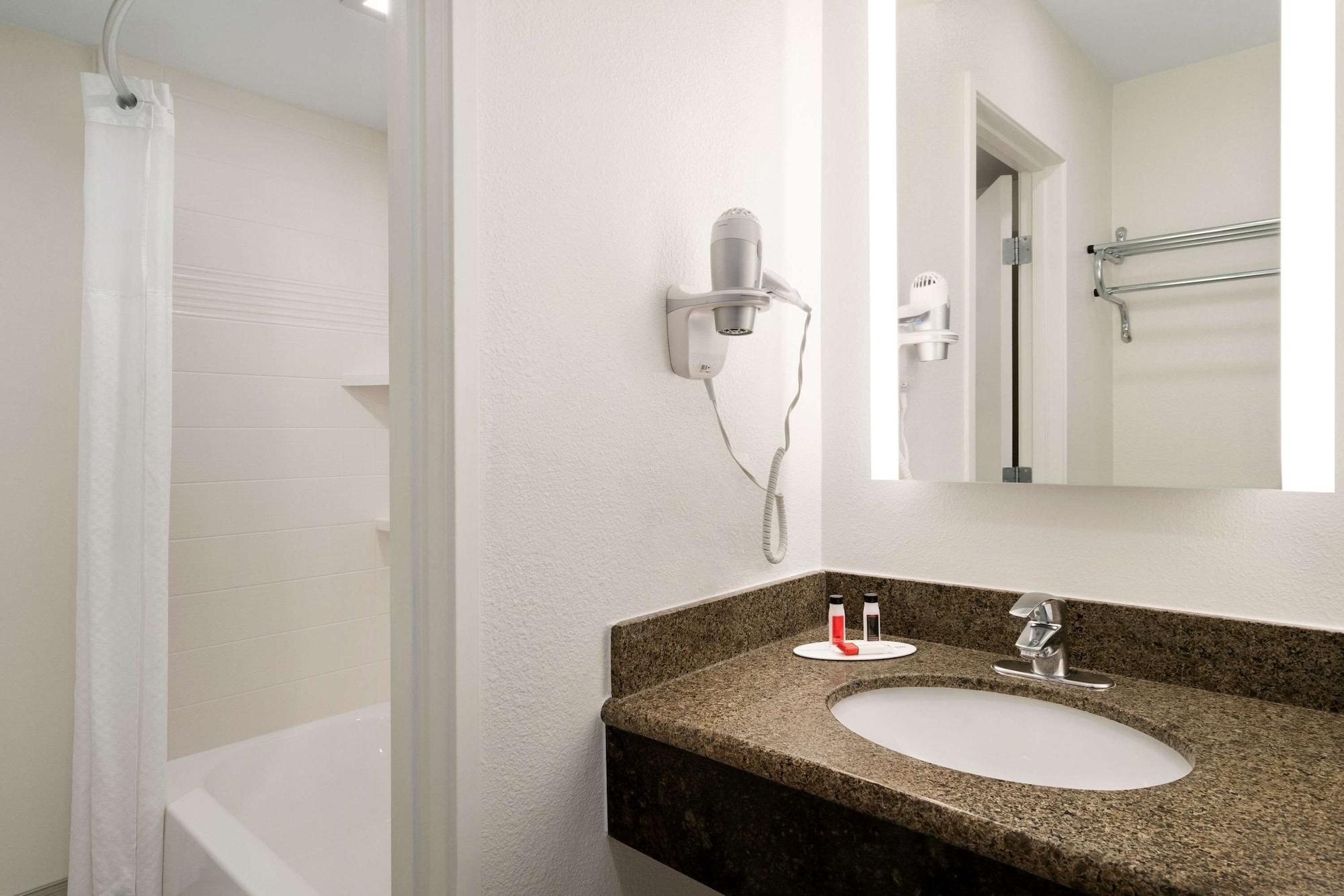 Days Hotel By Wyndham Flagstaff Bagian luar foto